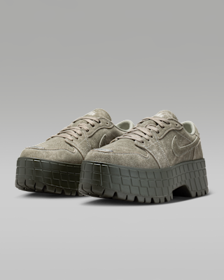 Air Jordan 1 Brooklyn Low Women's Shoes. Nike ID